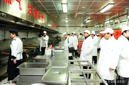 海淀区规定中小学食堂不得对外承包